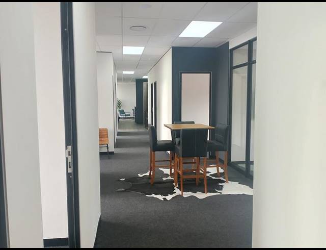 OFFICE PROPERTY TO RENT IN TOWN HILL